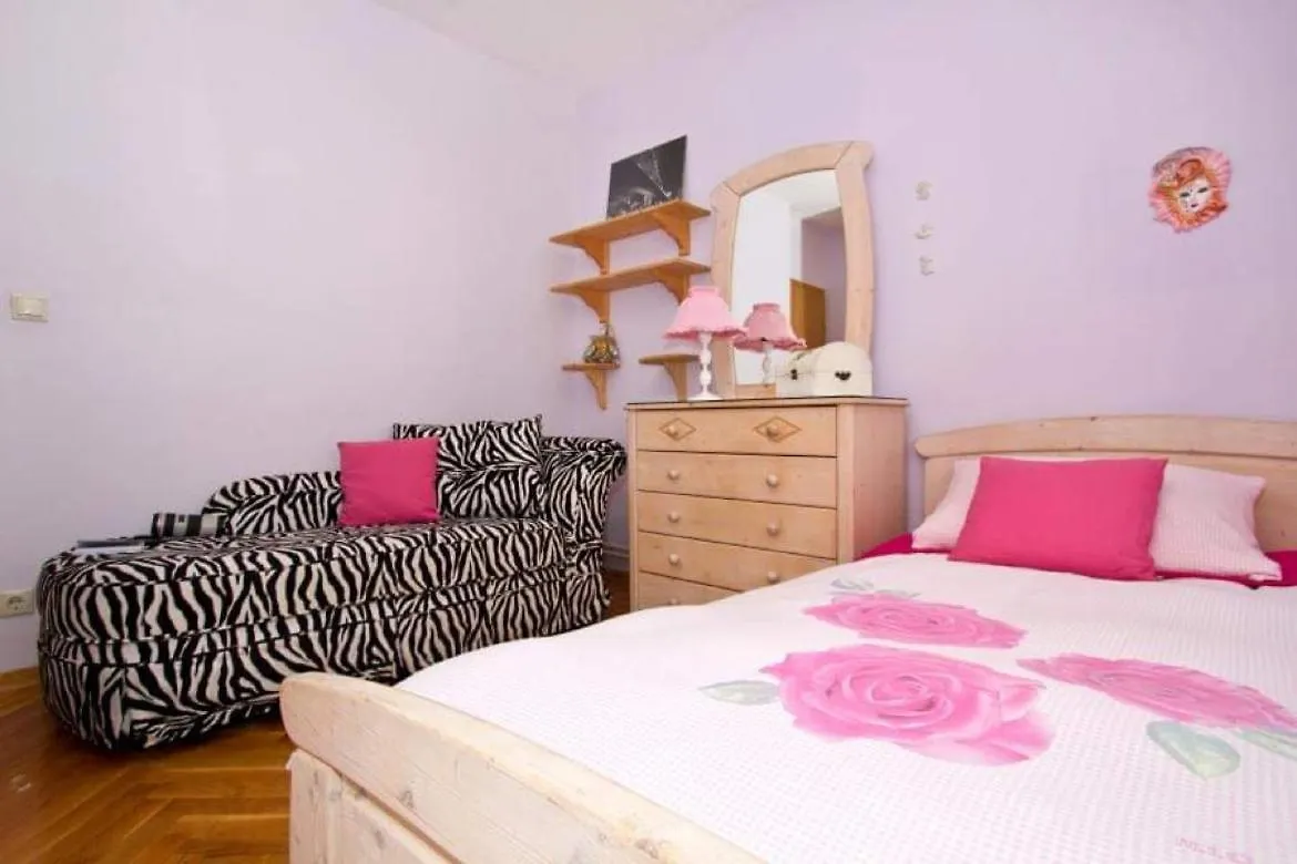 Spacious Three-Bedroom Apartment With Balconies Split 0*,