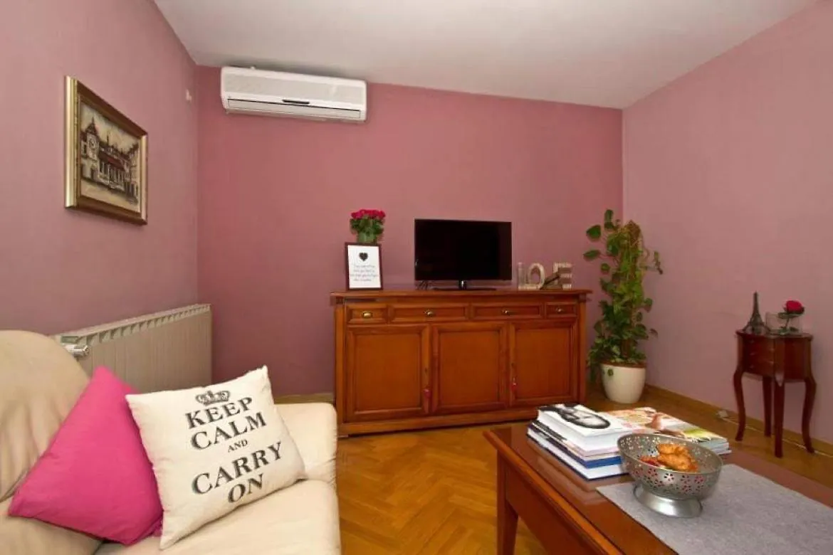 Spacious Three-Bedroom Apartment With Balconies Split 0*,  Horvátország